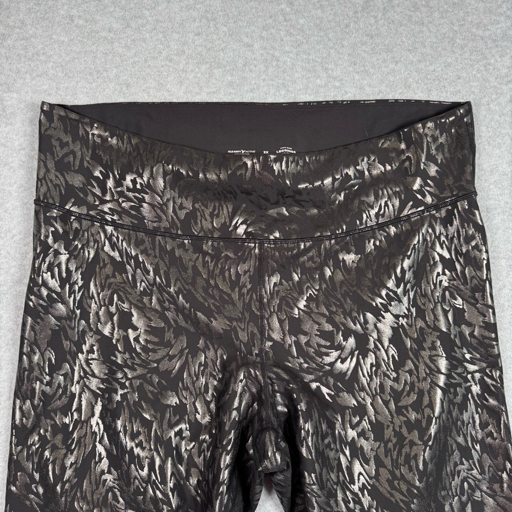 Old Navy High Rise Power-soft Crop Legging‎ Black Foil Print Size 3X - Picture 4 of 11